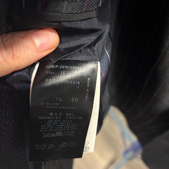 AUTHENTIC - Giorgio Armani Men’s Blazer Made in Italy – Size 50 (US 40) - Picture 5 of 8